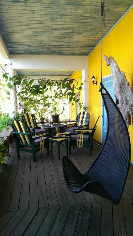 Germaican Hostel Port Antonio Esterno foto